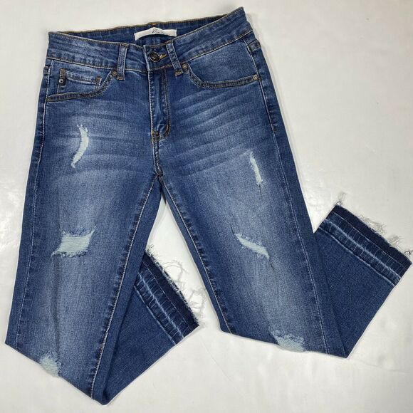 Kancan Capri Jeans Womens 1/24 Stretch Denim Crop Jean Distressed Raw Fray NEW - Picture 1 of 9